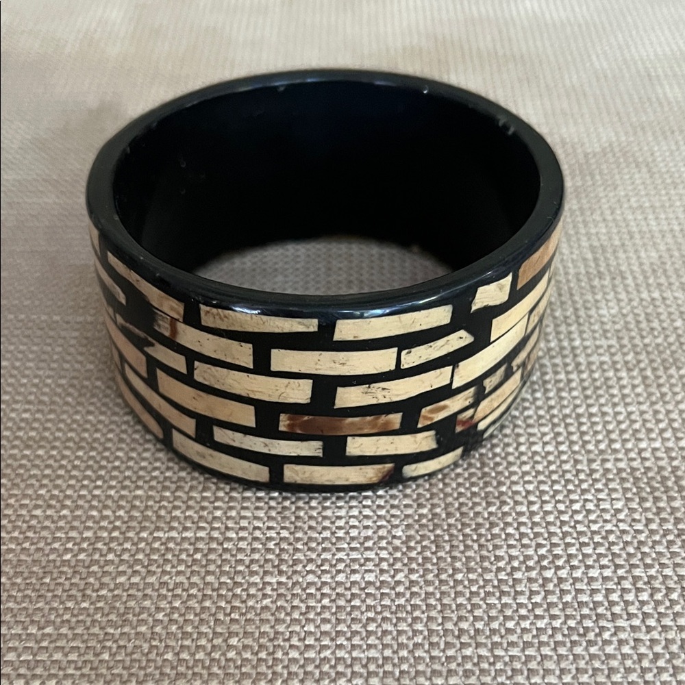 Kenneth Jay Lane Black and Tan Mosaic Bangle Bracelet